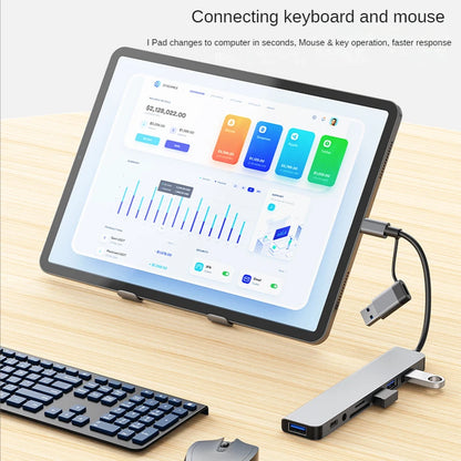 USB-C Multiport Hub with Card Reader